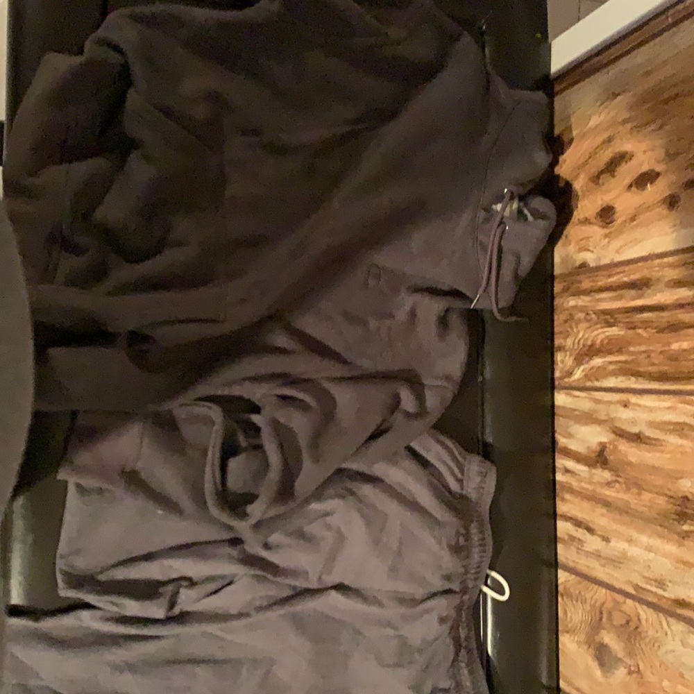 Dark gray champion sweatpants outfit size large